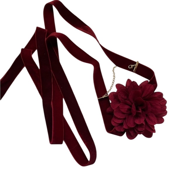 Free People Melody  Flower Choker Burgundy, Velvet with clasp OS, necklace - Picture 2 of 8
